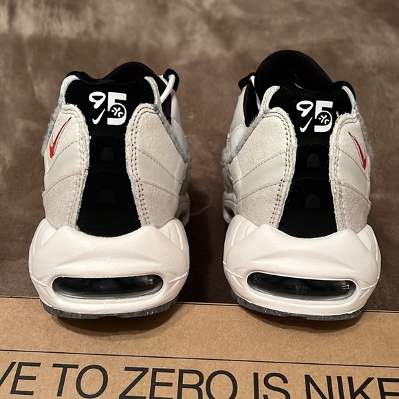 New mens size 10.5 Nike Air Max 95 SE Limited Edition - Picture 3 of 8